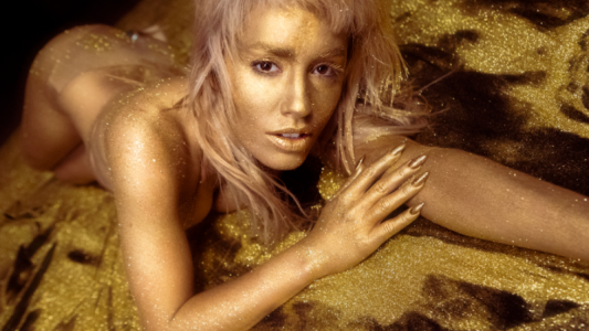 Tras el inesperado single Disciplina, Lali Espósito vuelve por más: "Una diva siempre brilla"