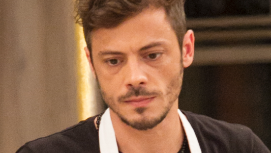 Mal momento Tomás Fonzi bajaron persiana cabeza