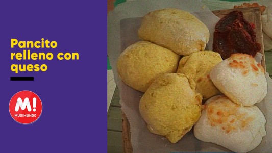 Pan saborizado relleno de queso
