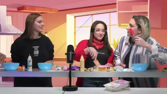 Paula ex participante de Bake Off visitó el Streaming Room de tlfesports