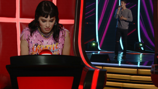 Reacción Lali escuchar canción ex