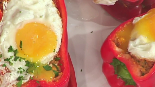 Receta de morrones rellenos de humita con quinoa
