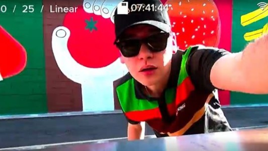 Al mando de una hamburguesería, Bizarrap sorprendió a fanáticos y anunció su nueva Music Session