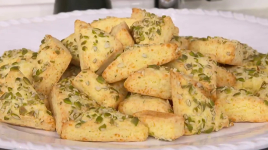 Receta de Salsa verde y scones de queso semillados