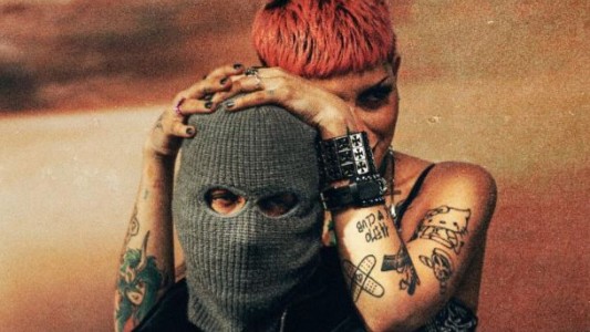 Cazzu lanzó "De Pari" y sorprendió con un invitado especial