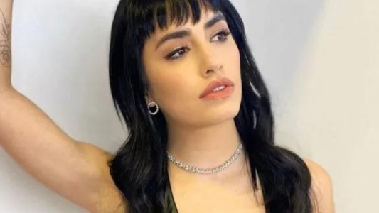 Lali, otra vez a los besos en el escenario: quién es el nuevo famoso que se sumó al #ChapeTour