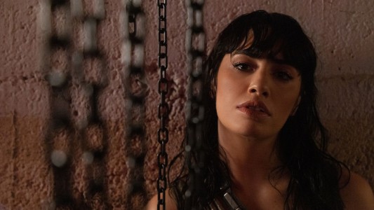 Lali sorprende con su tema "2 SON 3" y suma una función en el Movistar Arena