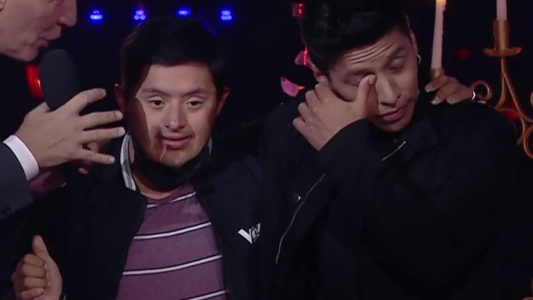 Emotivo reencuentro Leonardo Nico hermano mayor