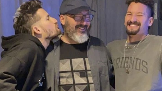 El emotivo homenaje de Mau y Ricky a Gerardo Rozín en la ciudad de Rosario