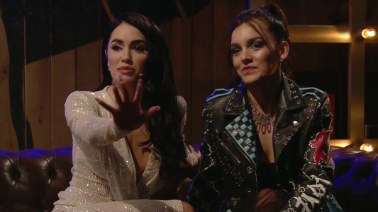 Angela y Lali  lado solidario musica gracias al hogar de ninos