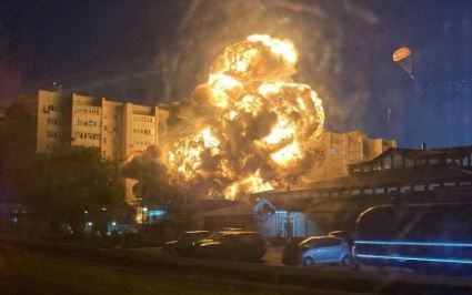 Un avión ruso se estrelló en una zona residencial rusa cerca de Ucrania