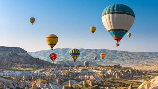 Dos turistas muertos al caer un globo aerostático en Turquía