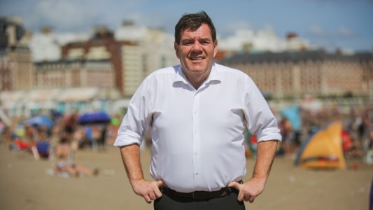 "Plan de austeridad": Montenegro decidió bajarse 30% el sueldo de intendente