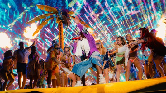 Bad Bunny homenajeó a Charly García durante su primer show en Argentina