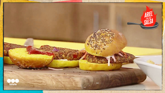 Receta hamburguesa vegana y papas fritas con chile vegano