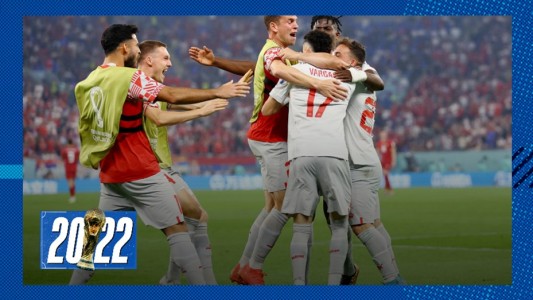 Suiza venció a Serbia en un partido a puro gol y se clasificó a octavos de final