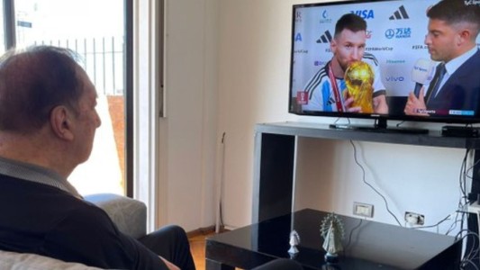 Lo mira por TV: la emotiva imagen de Bilardo con Argentina tricampeón