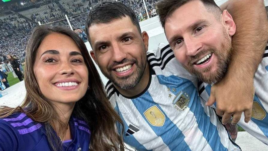 La foto viral de Anto Roccuzzo, Messi y el Kun tiene una senal del universo