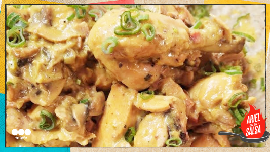 Receta de Pollo al champiñón con panceta y crema de verdeo