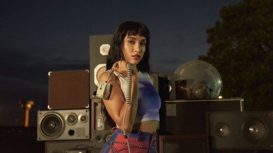 "Desafiando el destino": así suena el nuevo tema de María Becerra