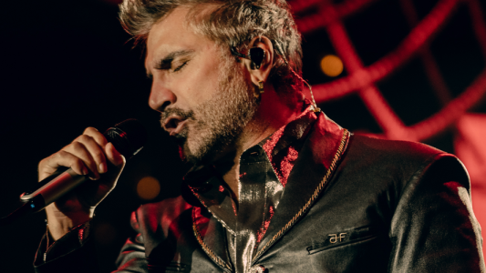 Hecho en Mexico icono musica gira show Movistar Arena Alejandro Fernandez