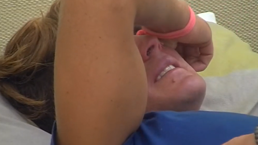 Marcos comenzó a llorar desconsoladamente al lado de su hermana