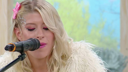 Camila y su fascinante conexión con la música: así tocó en "A la Barbarossa"