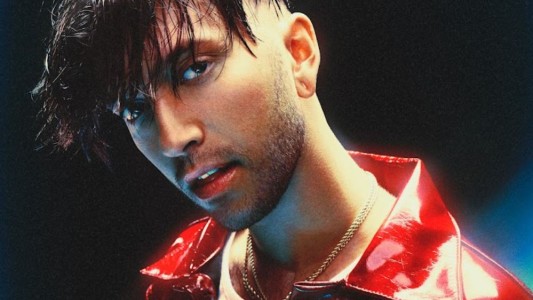 Bhavi presenta "ABDUCCIÓN" en OBRAS:  "Me encanta que en mis shows haya guerra"