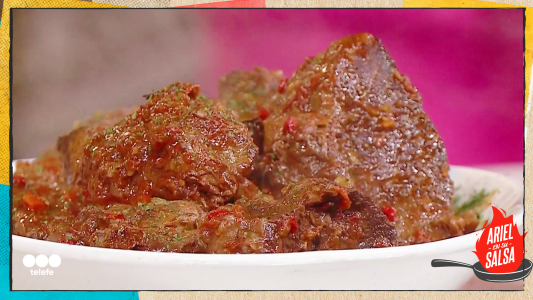 Receta de guiso de carne con polenta cremosa