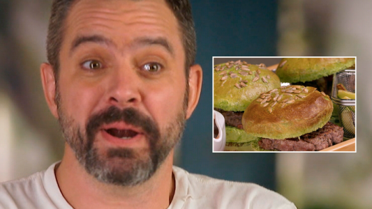 insólita hamburguesa Agustín Tiene gusto pan dulce