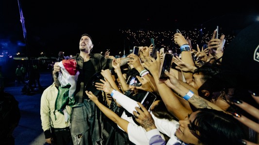 Escoltado por Lali Espósito y Nicki Nicole, Rels B brilló ante 65 mil personas en México y batió un record