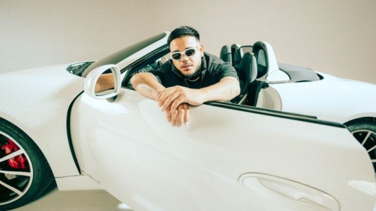 Sael, la promesa argentina del reggaetón, estrenó "Tira pa' tra", su nuevo tema al estilo old school