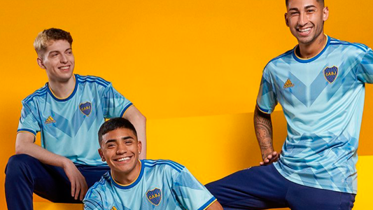 Boca presentó nueva tercera camiseta por qué color celeste