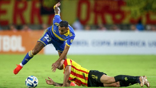 Un Boca deslucido tropezó en Colombia