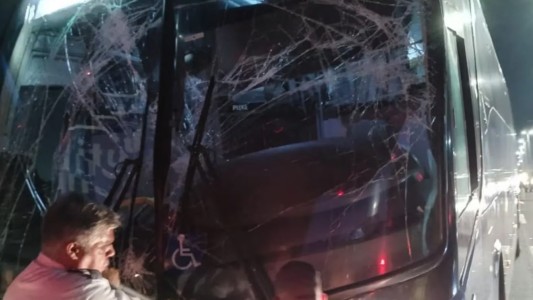 Chocó el micro de Racing cuando viajaba rumbo al Maracaná: no hubo heridos