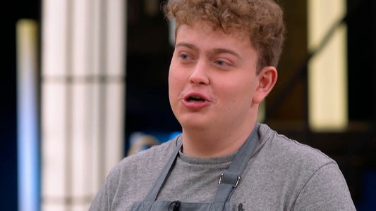 Aquiles comenzó tranquilo: "Ante la duda, la más peluda"