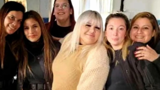 More Rial desde la cárcel: la foto con policías que alimentó el rumor de su nueva relación