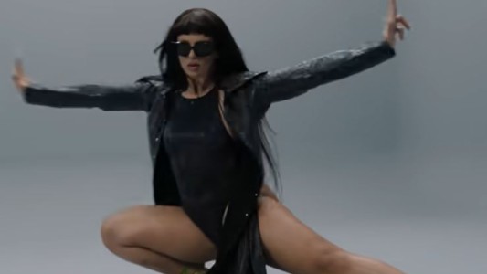 Prendida fuego, Nathy Peluso estrenó su nuevo hit "Salvaje"