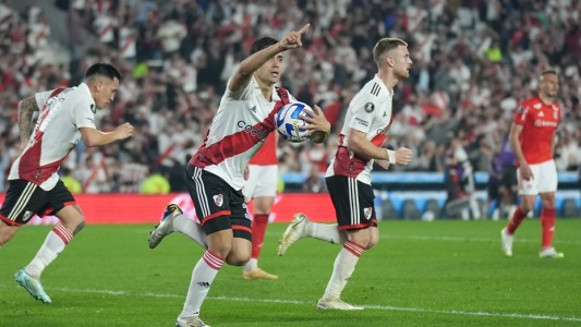 De la mano de Solari, River remontó el partido y superó a Inter de Porto Alegre
