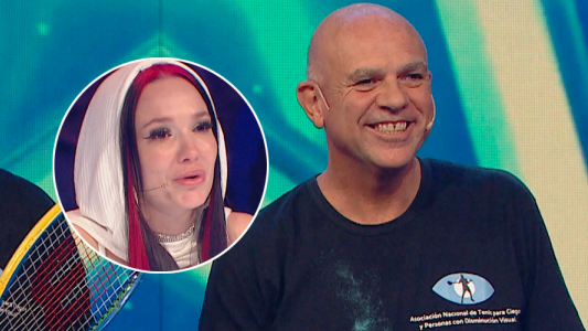 Roberto es ciego y dio el ejemplo con su clase de tenis