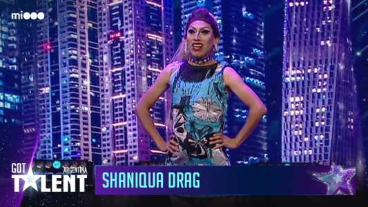Shaniqua Drag - Performance para vestirse rápido