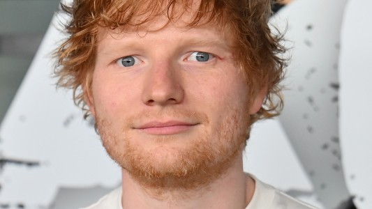 Ed Sheeran tiene una tumba en el patio de su casa: "Cuando llegue el día de mi muerte, puedo entrar ahí"