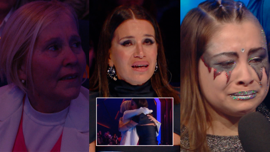 Flor Peña lloró junto con una madre sobreviviente de cáncer