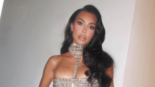 Corpiños con pezones falsos, la creación de Kim Kardashian que revolucionó el mercado