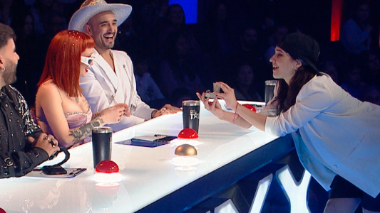 Una bailarina de Docta Dance le propuso casamiento a La Joaqui en la gran final de Got Talent Argentina