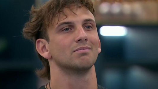 Bautista arrasó en los votos positivos y zafó de la doble eliminación