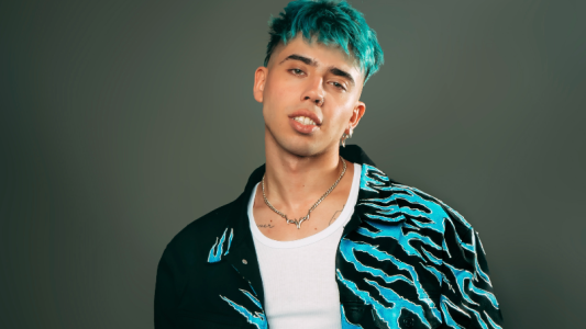 Luck Ra estrenó "Que nos falte todo", su primer álbum solista