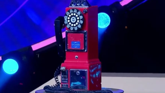 Los beneficios del falso expulsado por el teléfono rojo