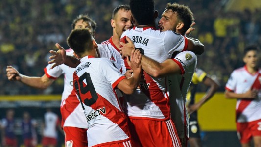 Con un brillante Echeverri, River venció al Deportivo Táchira en el debut