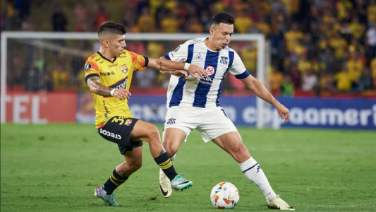 Talleres rescató un punto ante Barcelona en la Copa Libertadores y es líder de su grupo